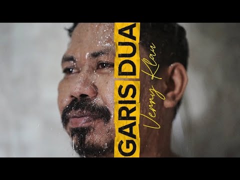 GARIS DUA - KLAU BULAN