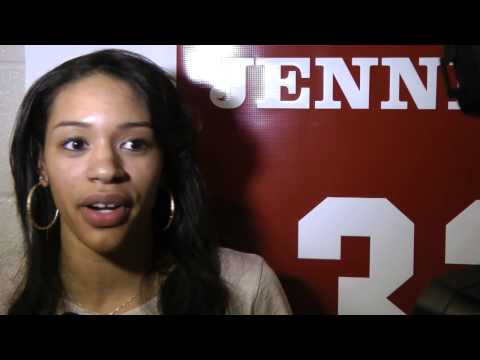 Sparkman retires jerseys of Adrienne Webb, Alexis Jennings