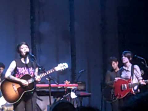 TEGAN &SARA BANTER- Garfield BDSM scene and T&S team Love