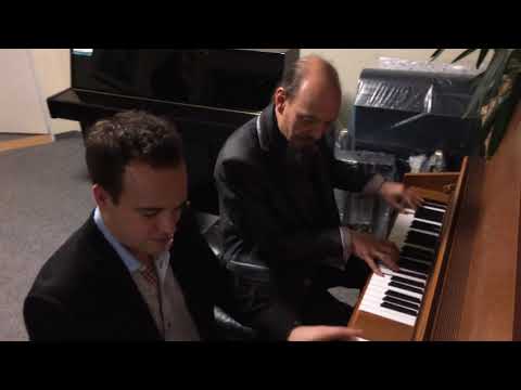 You Have never seen something like this before!!  Boogie Woogie on a Schimmel Duo Klavier