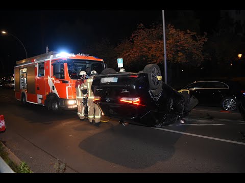 Toyota-Fahrer überschlägt sich, beschädigt fünf Autos – und bleibt unverletzt