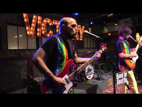 The Hoot Hoots - Heroes - Live on Band In Seattle