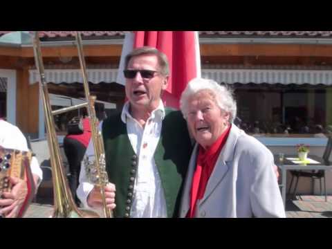 Maibaum aufstellen im Seniorenpark Unterpremstätten