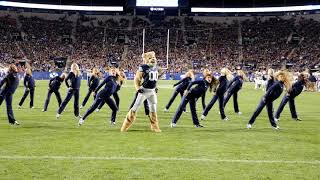 Cosmo the Cougar &amp; the Cougarettes Dance - BYU Vs Boise St 2017