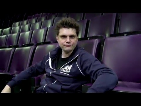 Lutz van der Horst wird Blue Man – Teil 1