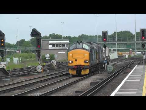 (HD) DRS 37218 & 37612 pass Tonbridge working 6O62 - 14/6/13
