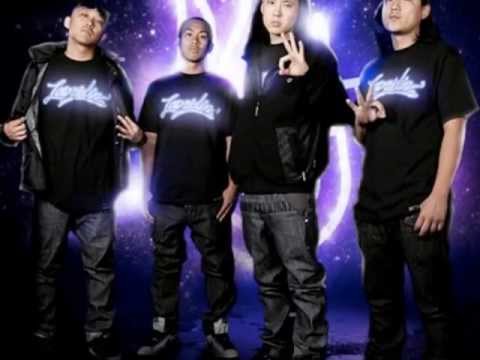 Far East Movement ft. Ryan Tedder- Rocketeer
