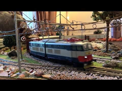 Doppia trazione di EU43, Taurus con EC e tanto altro in scala H0!