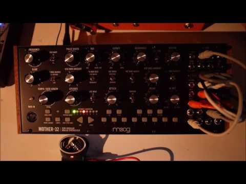 Moog Mother 32 Self-playing Patch (Cold basement edition)