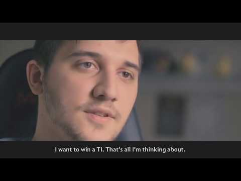 Dodge and toggle genius - Arteezy (Dota 2)