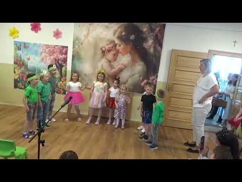 Aktuality / Pozrite si vystúpenie detí z materskej školy na oslave Dňa matiek - video