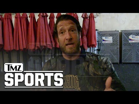 Dave Portnoy Says Tom Brady Should Retire As A Patriot, 'He Has No Love For Tampa Bay' | TMZ Sports