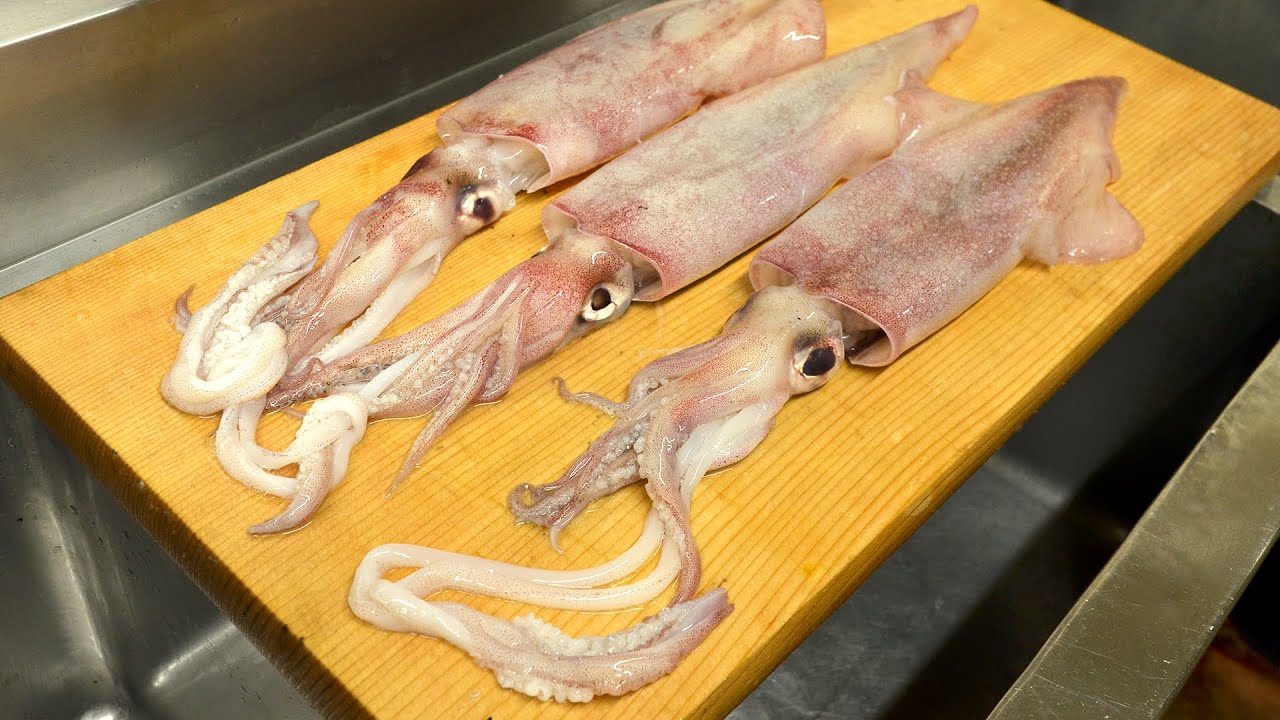 寿司職人による白イカの仕込みから握りまで〜How To Make Red Uroteuthis edulis Sushi〜