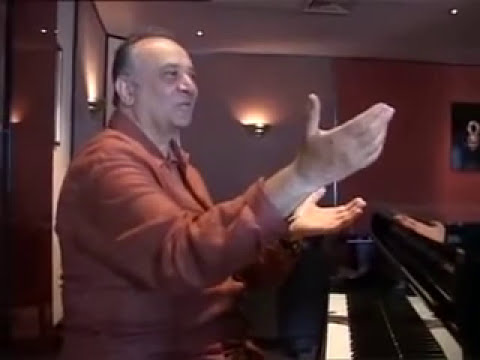 Mulholland Drive Main Theme (Piano version) performed by Angelo Badalamenti