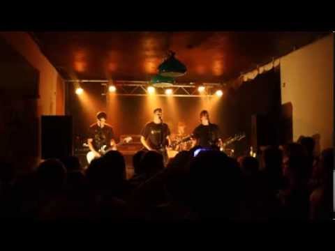 TOXIGEN - Kämpfen (Lyric Video)