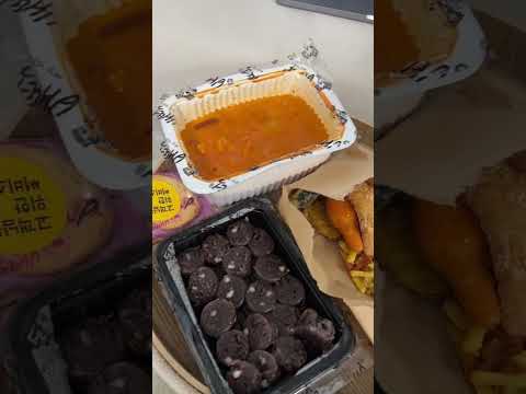 Ordering delivery food in Korea #koreanfood #korea #asmr #koreanstreetfood