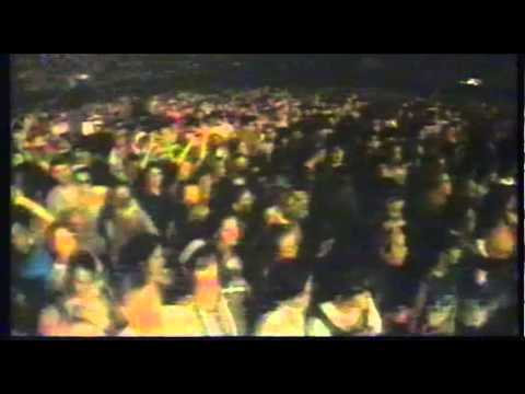 SAMO ANDJELI ZNAJU- KRAVATE I ATOMSKO SKLONISTE - UŽIVO - ARENA 95