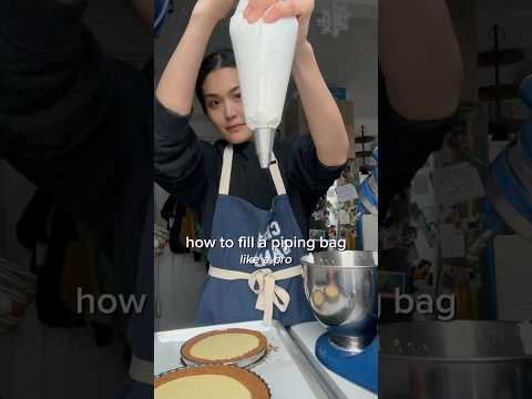 the best way to fill a piping bag in 8 easy steps! 🎂🍰🧁 #baking #cakedecorating