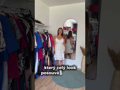 Nahled videa: Jedny saty, dve nalady