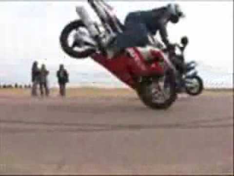 Kezdő motorosok vagy csak rossz napjuk volt?