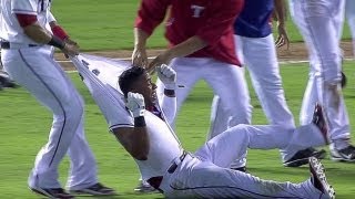 Andrus wins game with walk-off sac fly