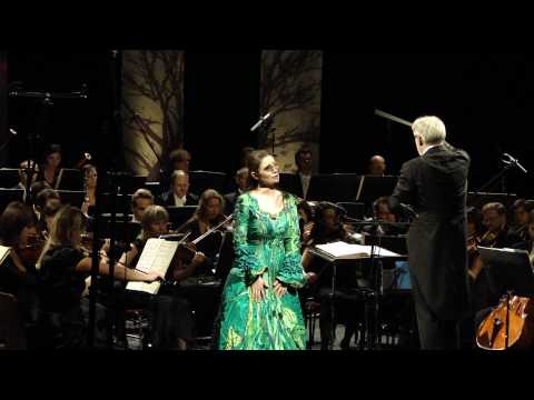 Urška Arlič Gololičič  soprano [in "Paria" by S. Moniuszko]