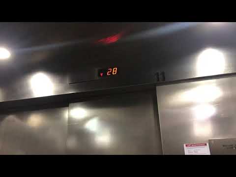 1978 Mitsubishi (mod. 2000s Otis) Traction Elevator @ Singtel Comcentre