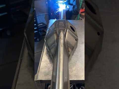 Welding up another Camburg rearend. #camburg #welding #rearend #fabrication