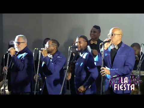 Popurri (bombillos,la manito,happy men, la pinea, el batecito) Pochy Familia y La Cocoband en vivo