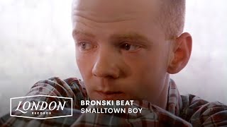 Kadr z teledysku Smalltown Boy tekst piosenki Bronski Beat