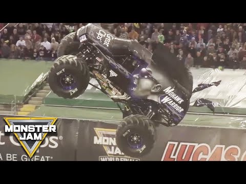 Bestuurders vs. Speeltjes | Drivers vs. Toys - Bryce Kenny | Monster Jam