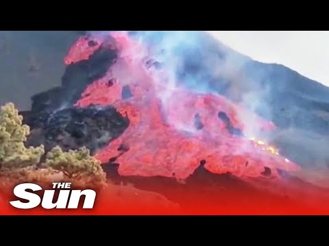 New lava streams destroy La Palma houses