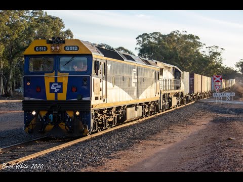 G512 and VL356 rattle through Llanelly in the evening light on QUBE's 9177 Ultima containers- 9/3/20