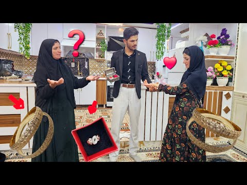 Bangles of love, rings of doubt: Ramin's gifts to Zulfa and the shadow of his mother's discontent.