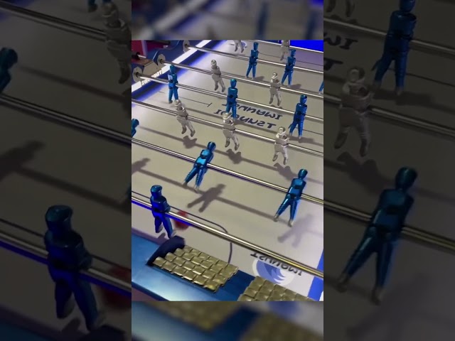 Vídeo relacionado con Futbolín para Niños Adultos Mini Futbolines de Mesa 55x31cm con Campana y Marcador, Juego Regalo Niños 5-12 Años, Regalos de Fútbol para Navidad & Cumpleaños