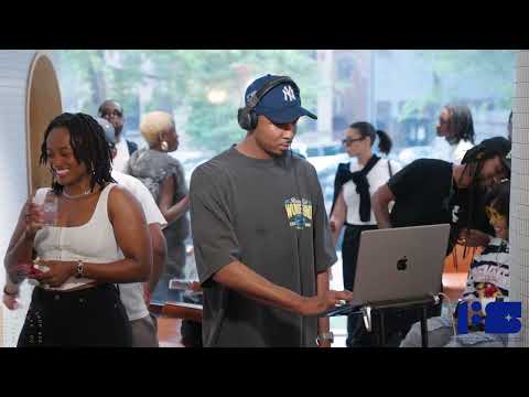 Feeling Spaces and Manifest Moment