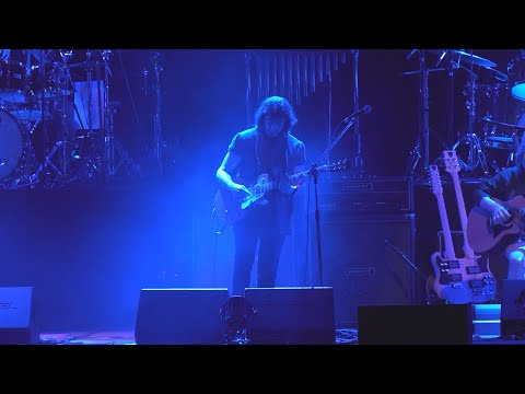 Steve Hackett og Genetics spiller The Cinema Show (Genesis)