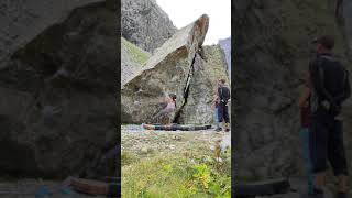 Video thumbnail of Prow, 7a. Ailefroide