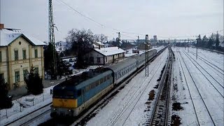 preview picture of video '431 125 'Szili' halad át Újszászon gyorsvonattal'
