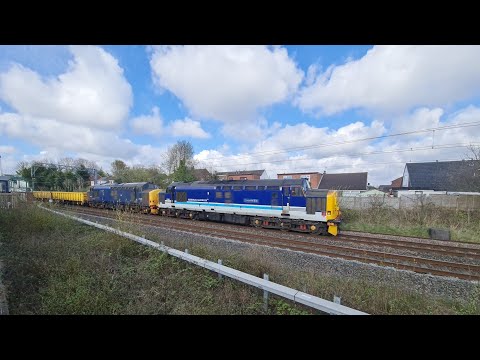 (4K) DRS 37425 and 37422 on 6K05 Engineers 13th April 2022