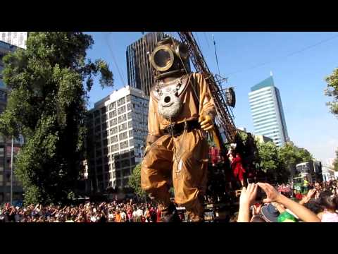 Tío escafandra, el tío de la pequeña gigante (en HD)