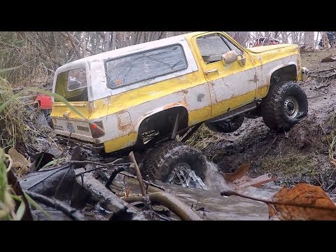 11 trucks take on Apps Mills ends with a smoke show by Scale Town - RC CWR