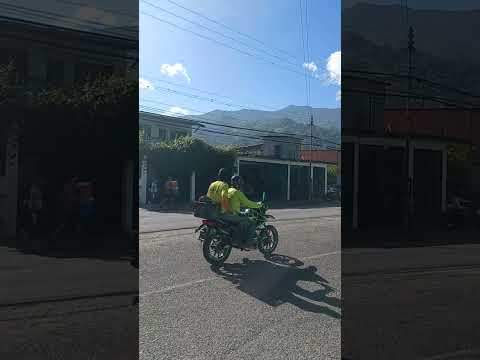 Avenida principal de la urbanización Los ríos pampanito estado Trujillo Venezuela