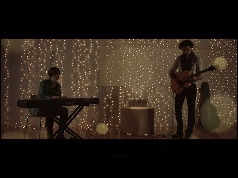 Snowflakes Fall - James Cramer & Eleanor McEvoy [Official Music Video]