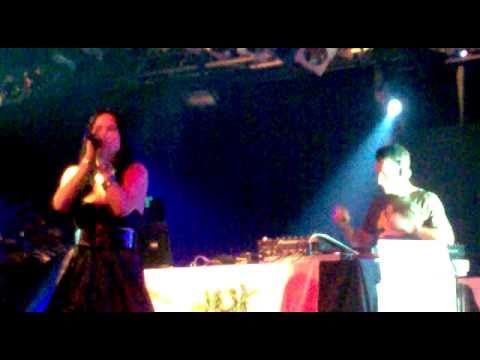 Samantha Moon live at Rockstar Bilbao - That feeling vs finally.mp4