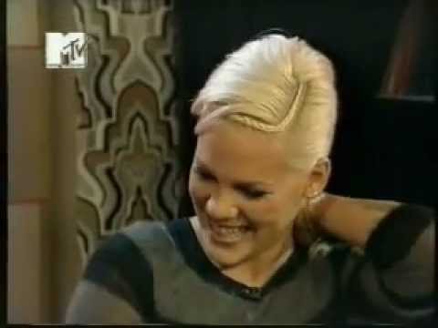 Russell Brand talks to Pink, 2006