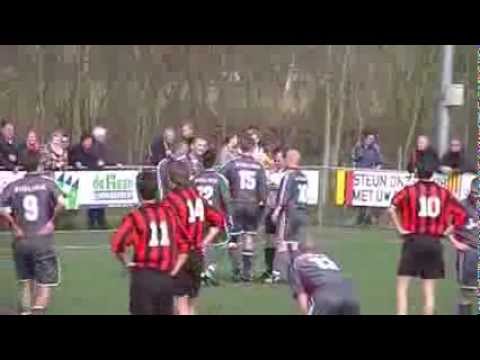 vv Trynwâlden 1 - vv Surhuisterveen 1, 16 april 2006