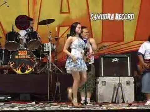 Mayasari - Ngamen 88 (Emak-Emak) [Official Music Video]