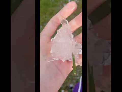 Severe hail hits the cities of Mayor Otaño and Carlos Antonio Lopez