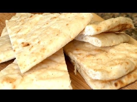 How to Cut Pita Bread to Dip in Hummus : Greek Recipes